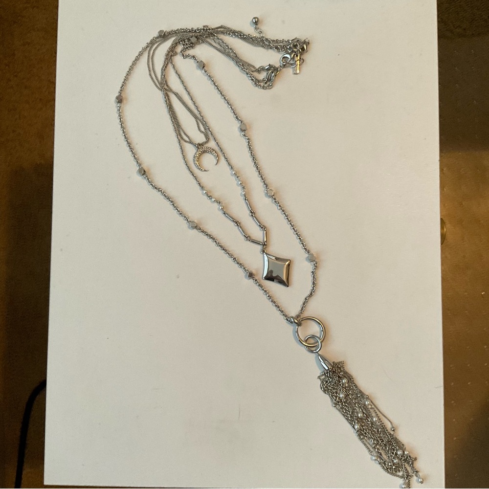 White House Black Market convertible necklace